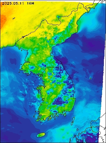 2025-05-11 16 : 00