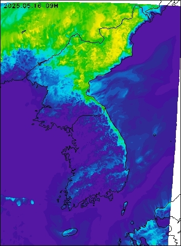 2025-05-16 09 : 00