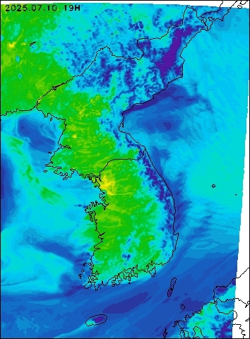 2025-07-10 19 : 00