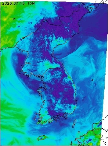 2025-07-15 15 : 00