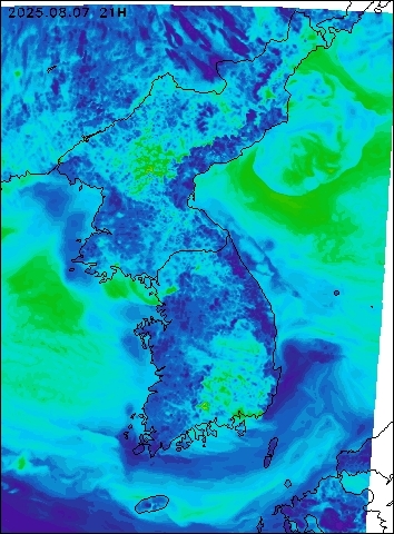 2025-08-07 21 : 00