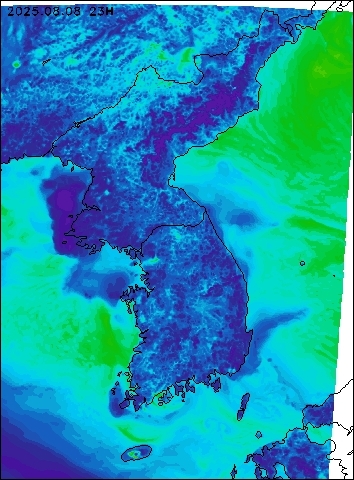2025-08-08 23 : 00