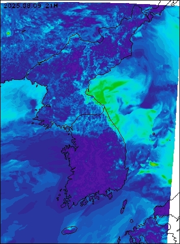2025-08-09 21 : 00