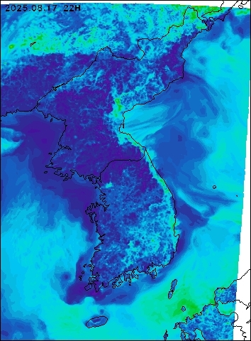 2025-08-17 22 : 00