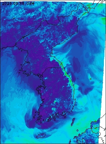 2025-08-18 04 : 00
