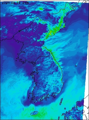 2025-08-19 21 : 00