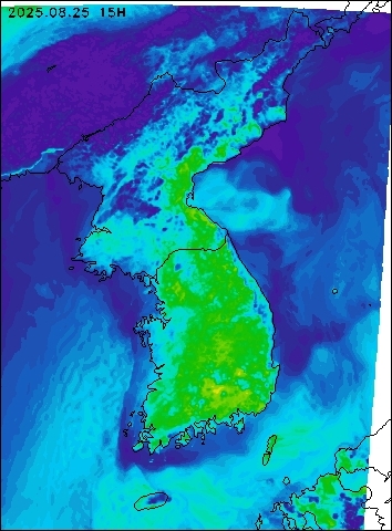 2025-08-25 15 : 00