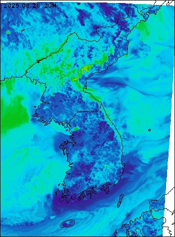 2025-08-26 20 : 00