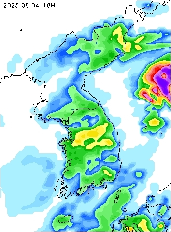 2025-08-04 18 : 00