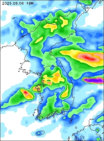 2025-08-06 18 : 00