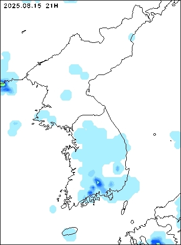 2025-08-15 21 : 00