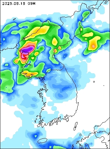 2025-08-18 09 : 00