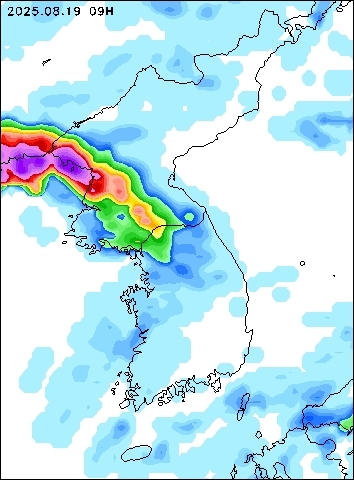 2025-08-19 21 : 00