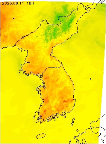 2025-06-11 18 : 00