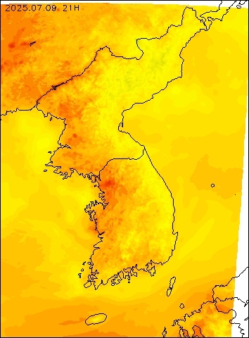 2025-07-09 21 : 00