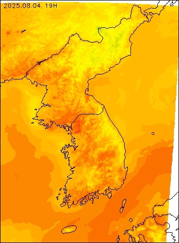 2025-08-04 19 : 00