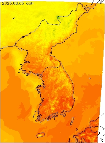 2025-08-05 03 : 00