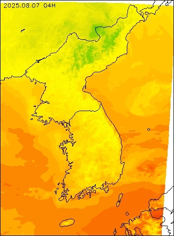 2025-08-07 04 : 00