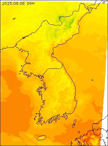 2025-08-08 09 : 00