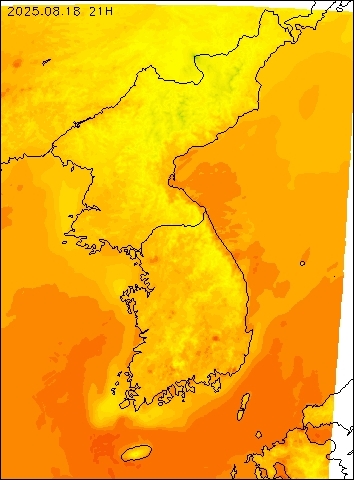 2025-08-18 21 : 00