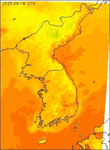 2025-08-19 21 : 00