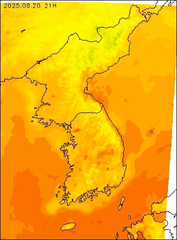 2025-08-20 21 : 00