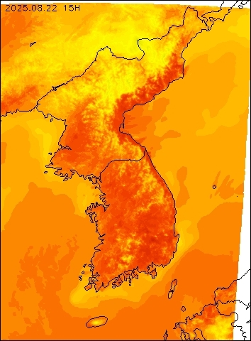 2025-08-22 15 : 00