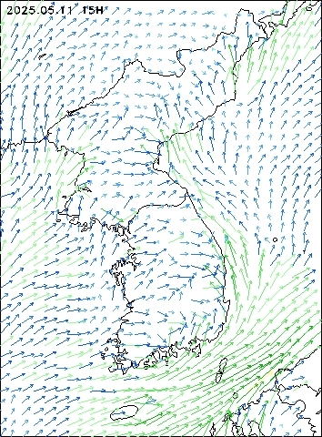2025-05-11 15 : 00