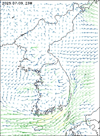 2025-07-09 23 : 00