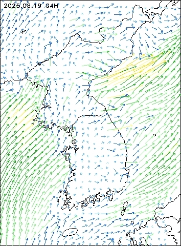 2025-08-19 04 : 00