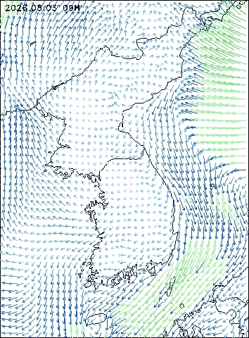 2026-08-03 09 : 00
